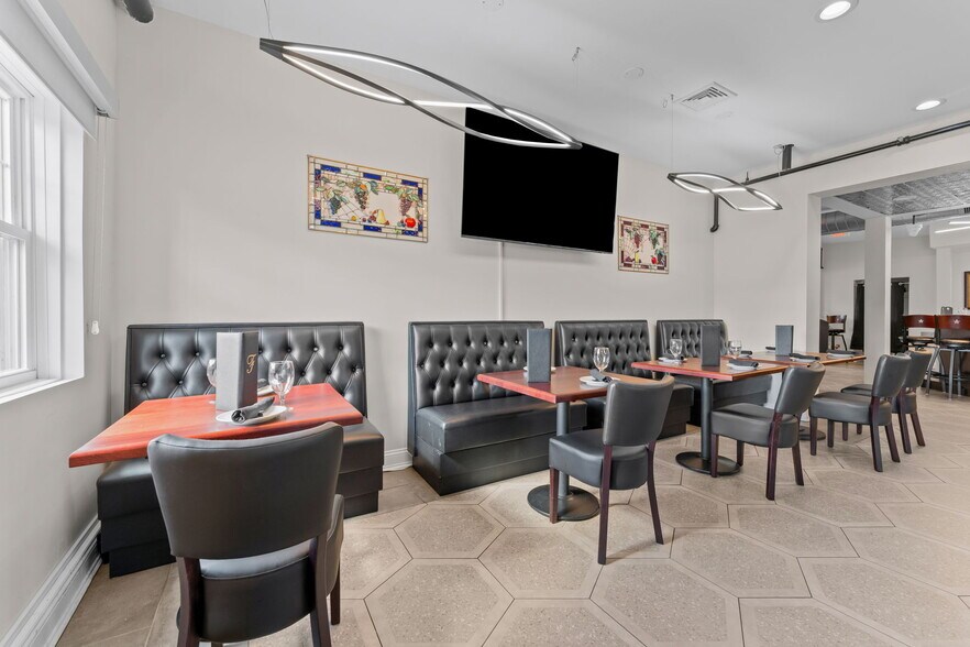 More Photos Of 119 Washington St, Plainville Restaurant For Lease