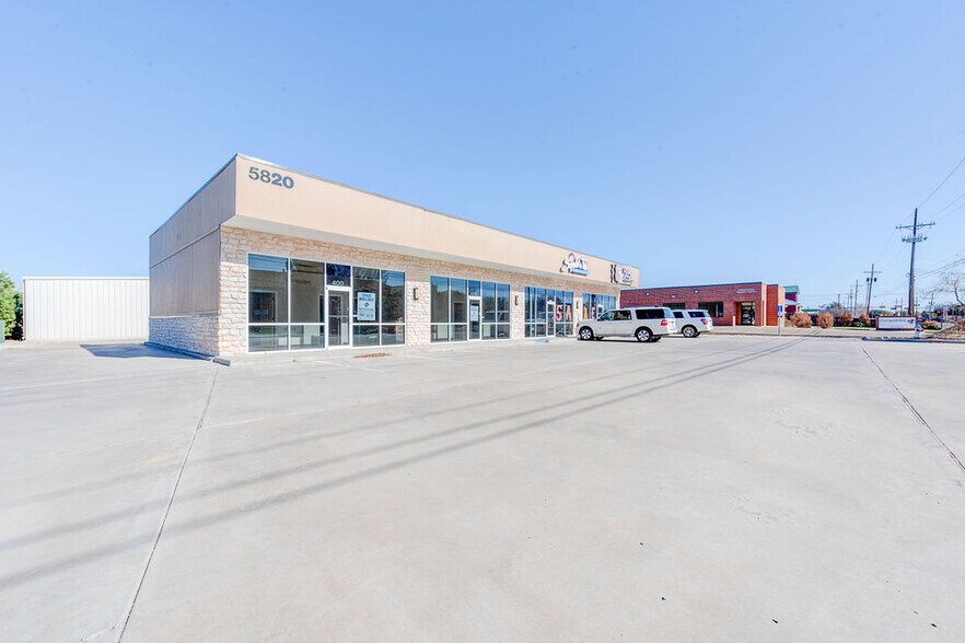 More Photos Of 5820 66th St, Lubbock Storefront Retail Office For Sale