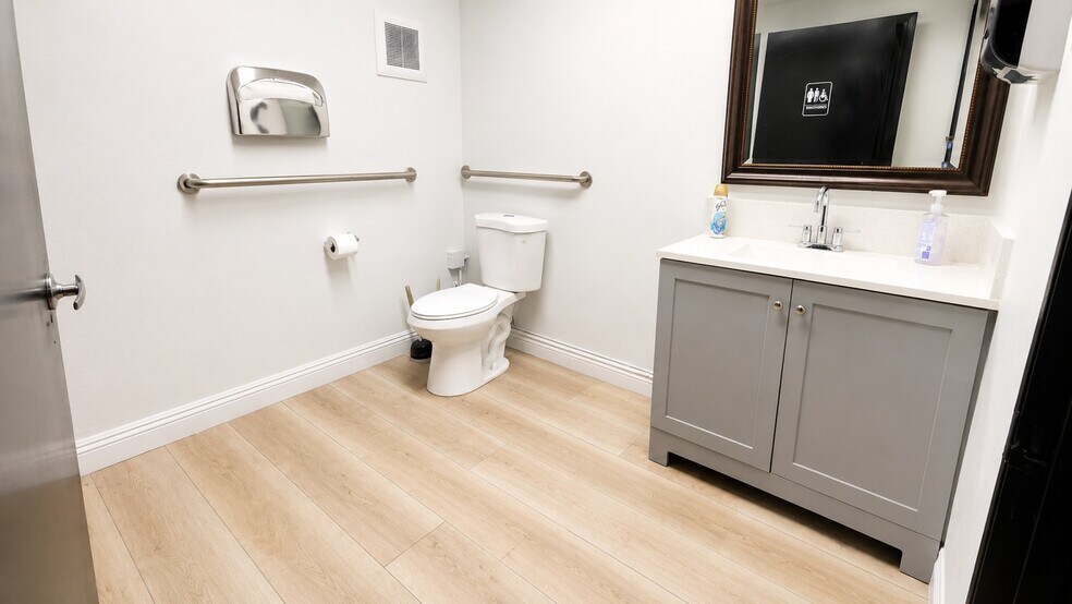 More Photos Of 4516 W Charleston Blvd, Las Vegas Freestanding For Sale