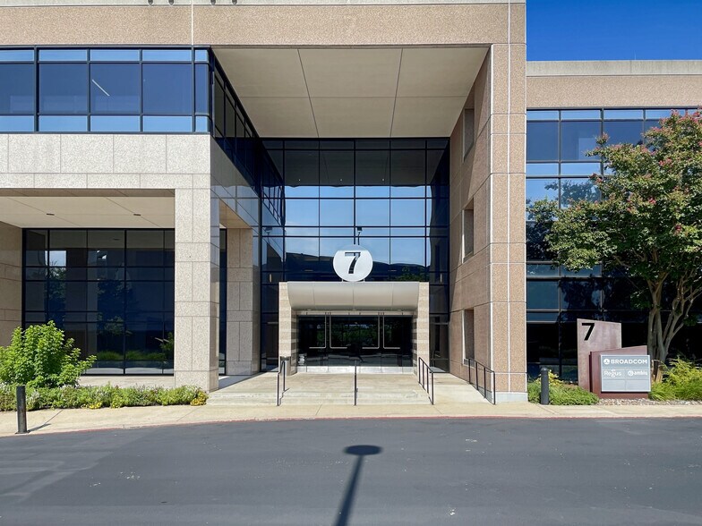 More Photos Of 6500 River Place Blvd, Austin Coworking Space