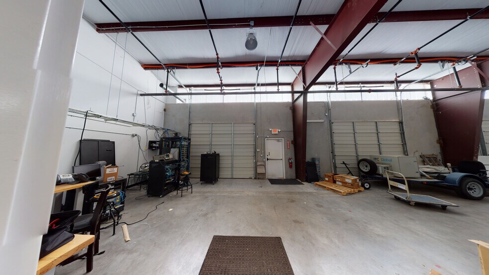 More Photos Of 3430 S Sam Houston Pkwy E, Houston Warehouse For Lease