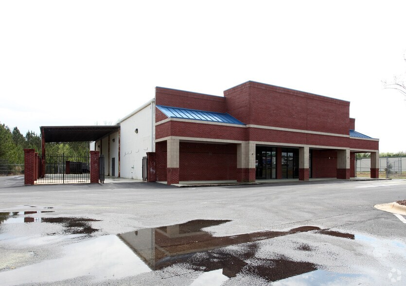 More Photos Of 401-411 S Main St, Rolesville Unknown For Lease