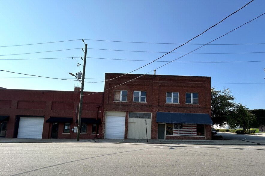 More Photos Of 116 W Vance St, Zebulon Warehouse For Sale