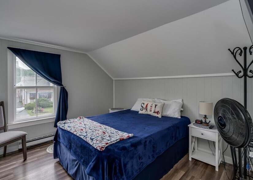 More Photos Of 16 Bethune St, Alexandria Bay Marina For Sale