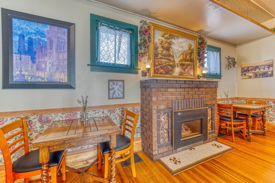 More Photos Of 512 Royal Gorge Blvd, Canon City Restaurant For Sale