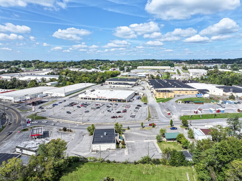 More Photos Of 904-918 Snapps Ferry Rd, Greeneville Storefront For Sale