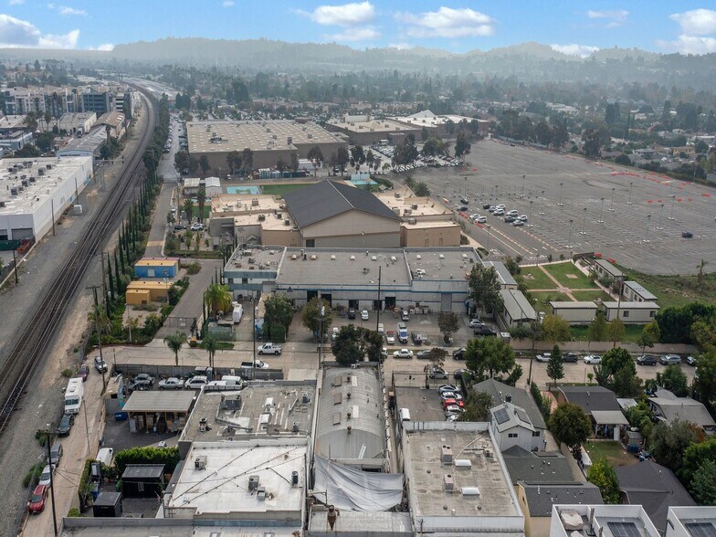 More Photos Of 4211 Verdant St, Los Angeles Manufacturing For Sale