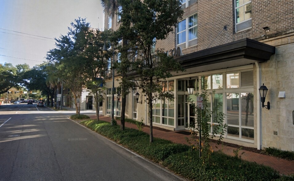 Primary Photo Of 320 Montgomery St, Savannah Hotel For Lease