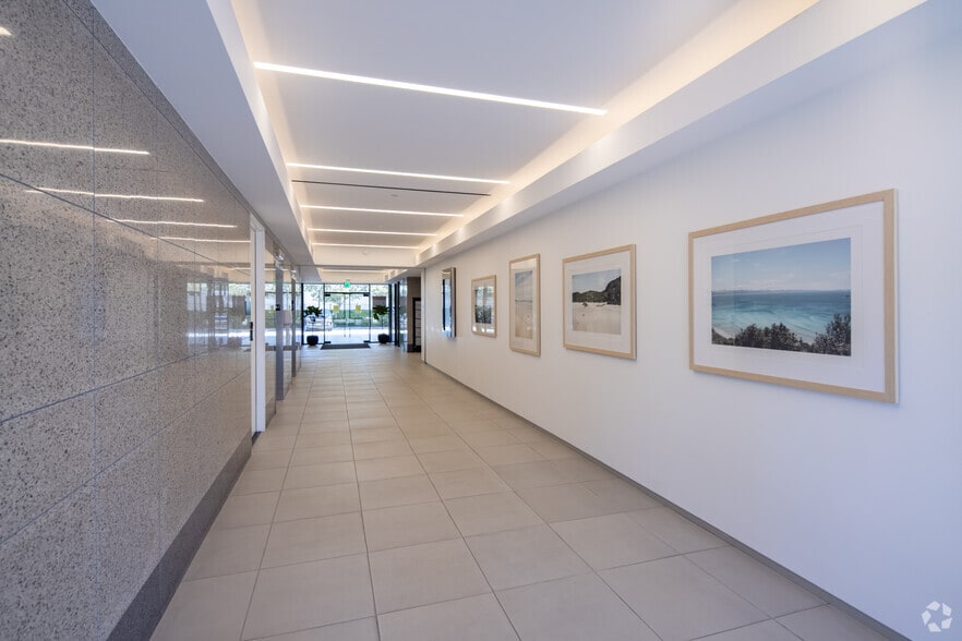 More Photos Of 6345 Balboa Blvd, Encino Unknown For Lease