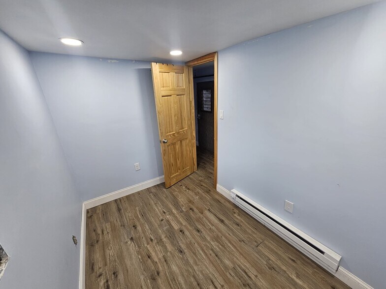 More Photos Of 100 Business St, Hyde Park Unknown For Lease