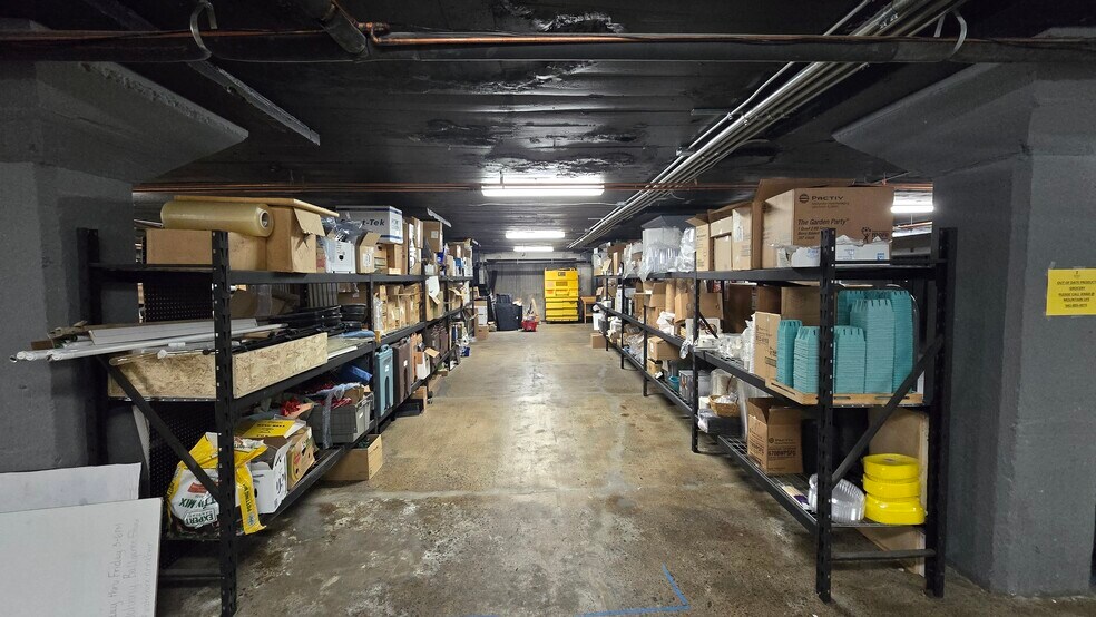 More Photos Of 1912 4th St, La Grande General Retail For Lease