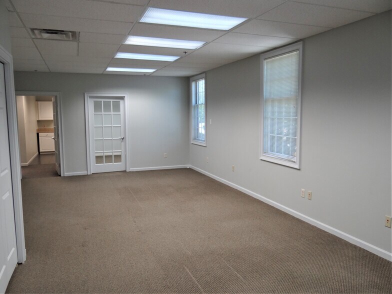 More Photos Of 1456 Ferry Rd, Doylestown Medical For Sale