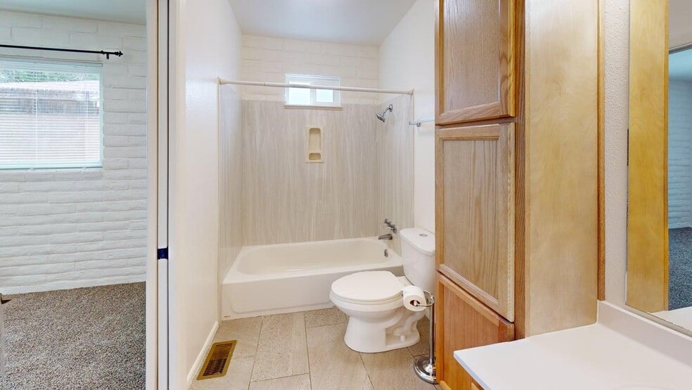 More Photos Of 12404 Rosemont Ave NE, Albuquerque Multifamily For Sale