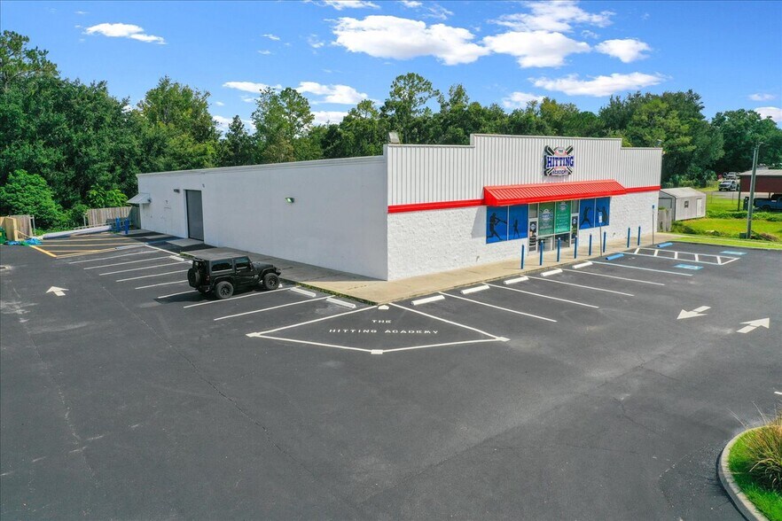 More Photos Of 2401 SE 58th Ave, Ocala General Retail For Sale