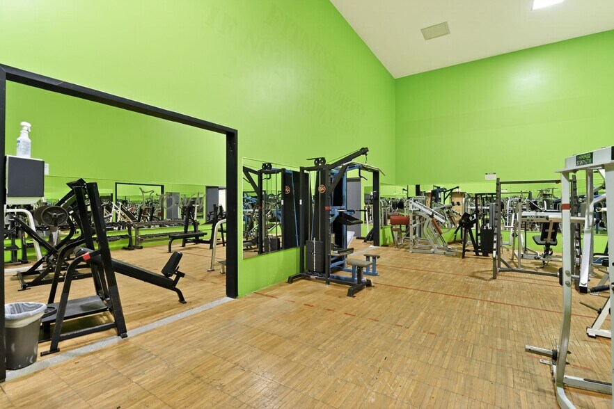 More Photos Of 1550 E Dundee Rd, Palatine Hotel For Sale