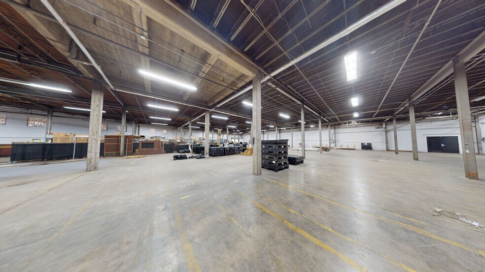 More Photos Of 2240 Shenandoah Ave, Roanoke Warehouse For Lease