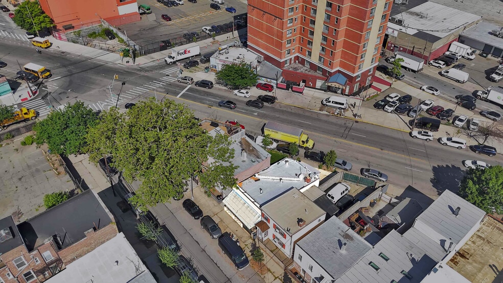More Photos Of 5224 35th St, Long Island City Light Distribution For Sale