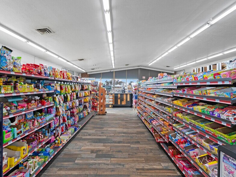 More Photos Of 5500 W 5500 S, Hooper Service Station For Sale