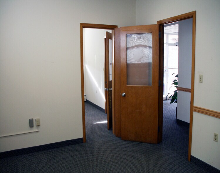 More Photos Of 1903 4th St N, Saint Cloud Office For Sale