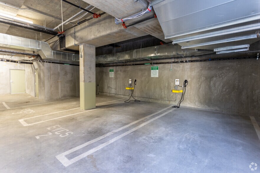 More Photos Of 11701 W Gateway Blvd, Los Angeles Apartments For Lease