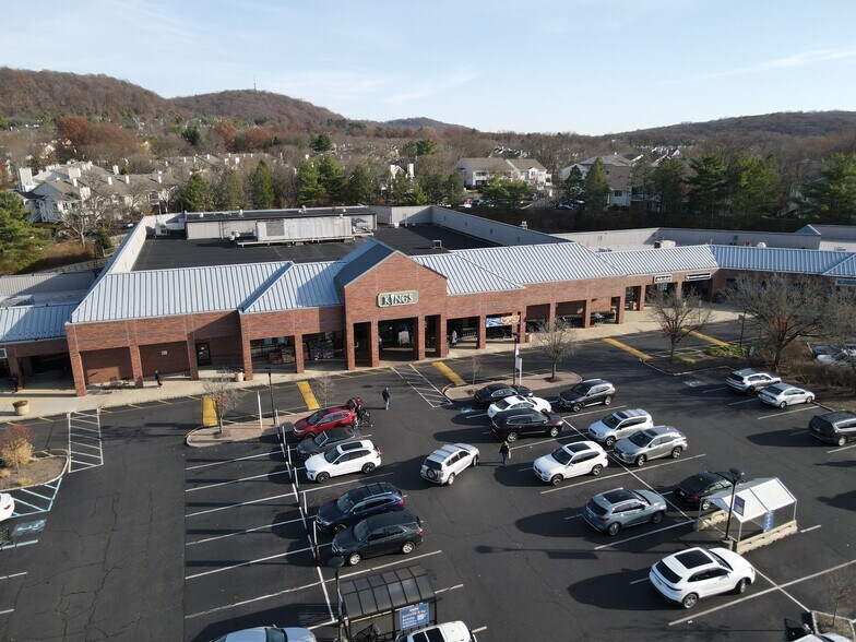Primary Photo Of 400-470 US Highway 202/206 Dr, Bedminster Unknown For Lease