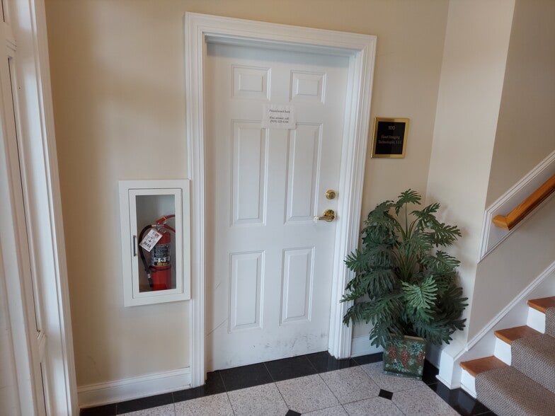 More Photos Of 5015 Southpark Dr, Durham Medical For Lease