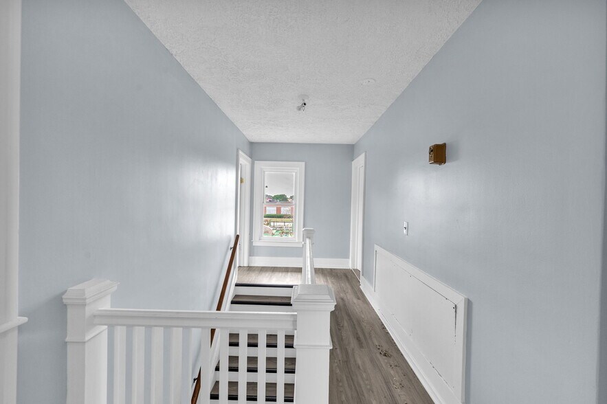 More Photos Of 29016 Ford Rd, Garden City Office For Sale
