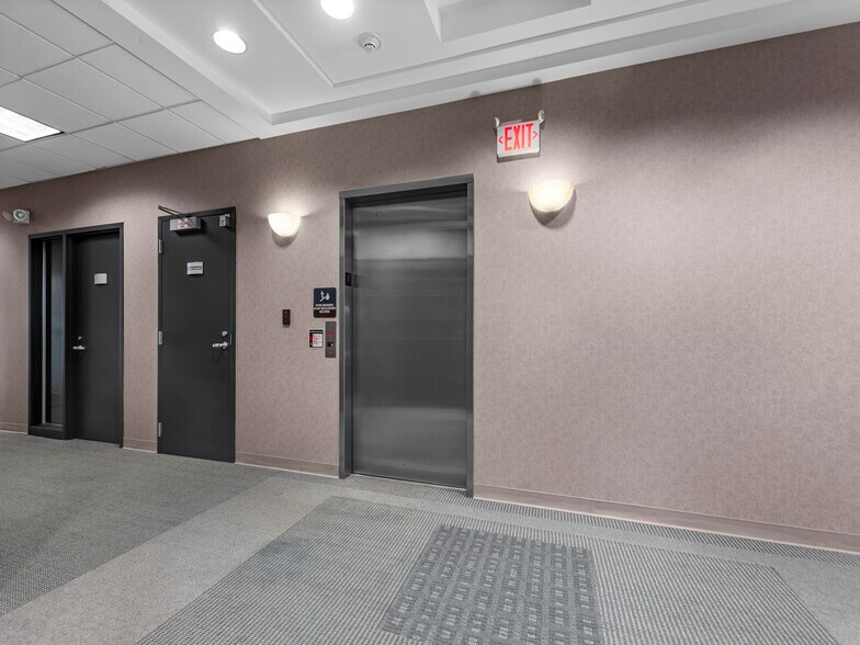More Photos Of 174 Clarkson Rd, Ballwin Office For Sale