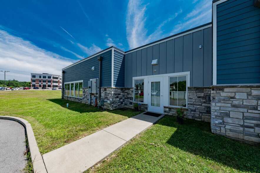 More Photos Of 74 Erin Dr, Morgantown Office For Sale