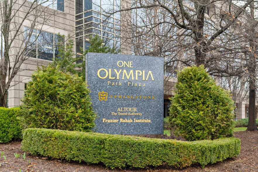 More Photos Of 4801 Olympia Park Plz, Louisville Office For Lease