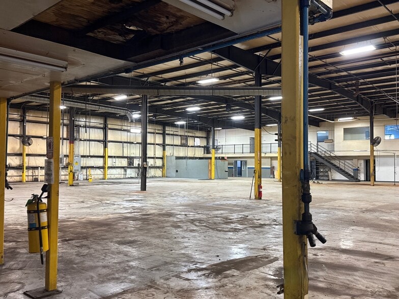 More Photos Of 912 Pittsburgh Rd, Butler Unknown For Lease