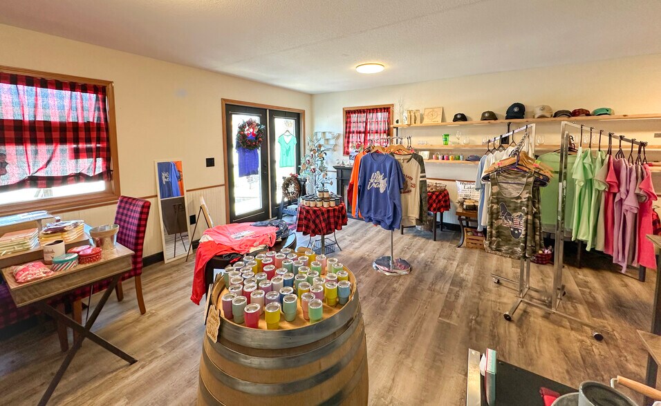 More Photos Of 1511 Hubert Rd, Hubbard Lake Flex For Sale