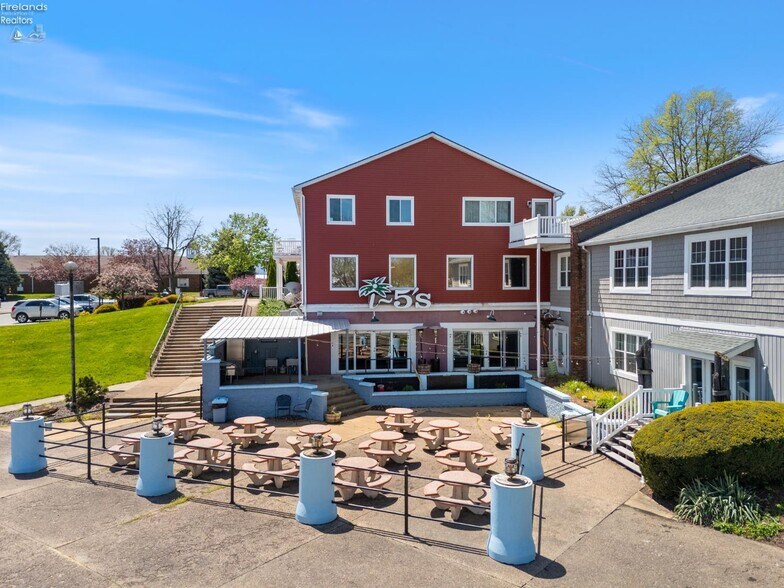 Primary Photo Of 356 Main St, Huron Apartments For Sale