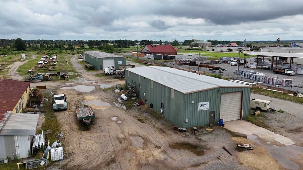 More Photos Of 2015 S Main St, Stuttgart Warehouse For Sale