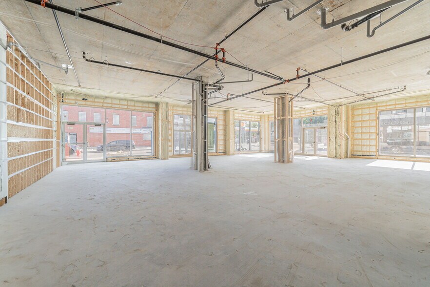 More Photos Of 2485 Rue Bélanger, Montréal Multifamily For Sale