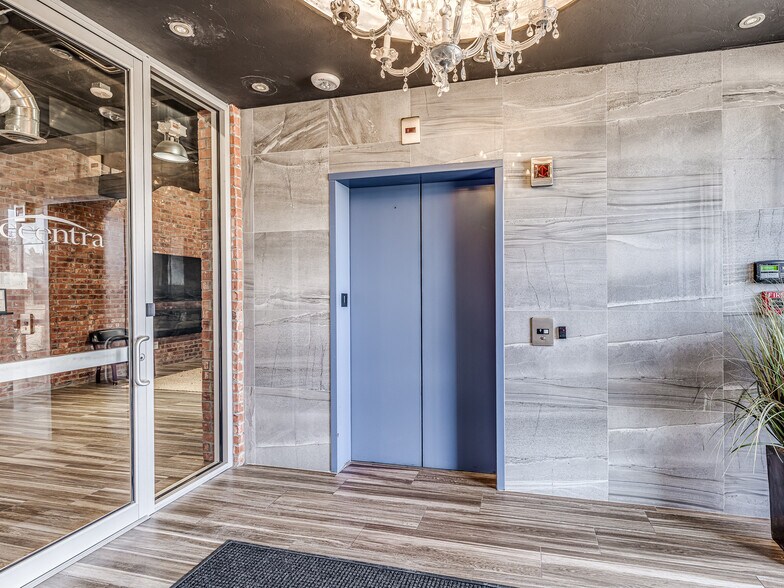 More Photos Of 2028 E Memorial, Edmond Office For Lease