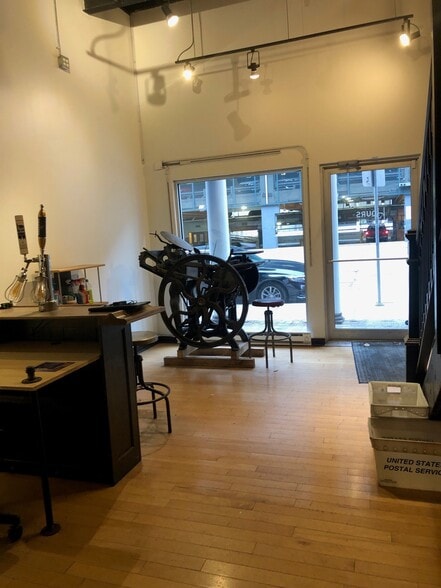 More Photos Of 518-522 N Water St, Milwaukee Storefront Retail Office For Sale
