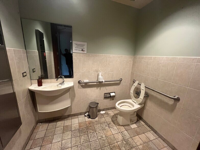 More Photos Of 215 Don Knotts Blvd, Morgantown Office For Lease