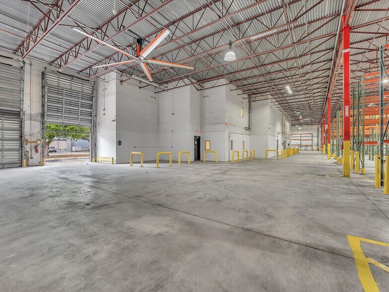 More Photos Of 2797 NW 105th Ave, Miami Warehouse For Lease