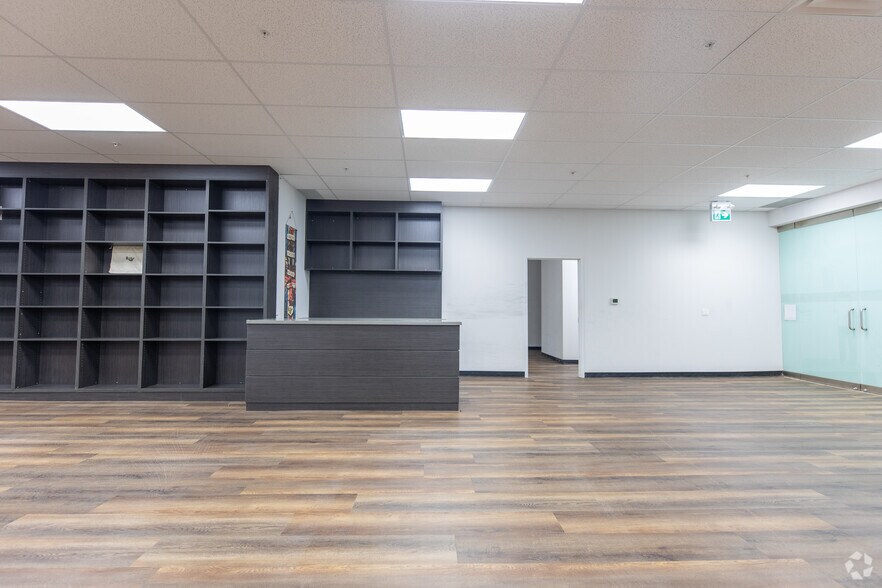 More Photos Of 1615 Dundas St E, Whitby General Retail For Lease