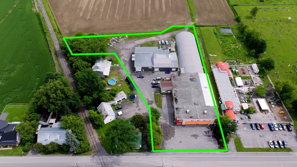More Photos Of 878-880 Rue Principale, Saint-blaise-sur-richelieu Warehouse For Sale