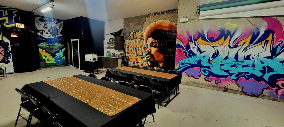 More Photos Of 1415 N Ashland Ave, Chicago Storefront Retail Residential For Lease