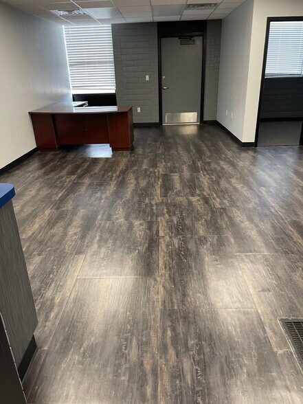 More Photos Of 111 NE 26th St, Oklahoma City Office For Lease