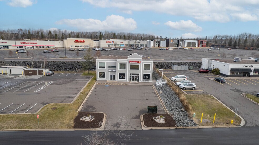 More Photos Of 1017-1019 W Central Entrance, Duluth Freestanding For Sale