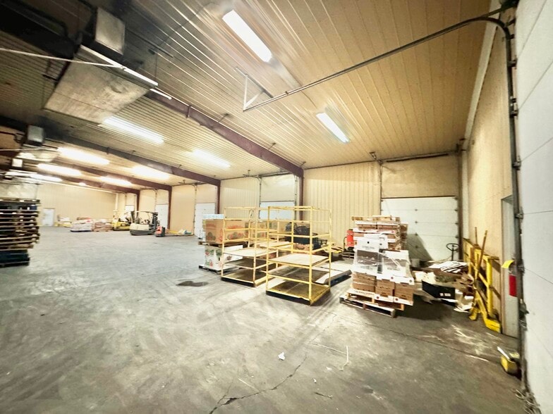 More Photos Of 400 Carver St, Mount Vernon Warehouse For Sale