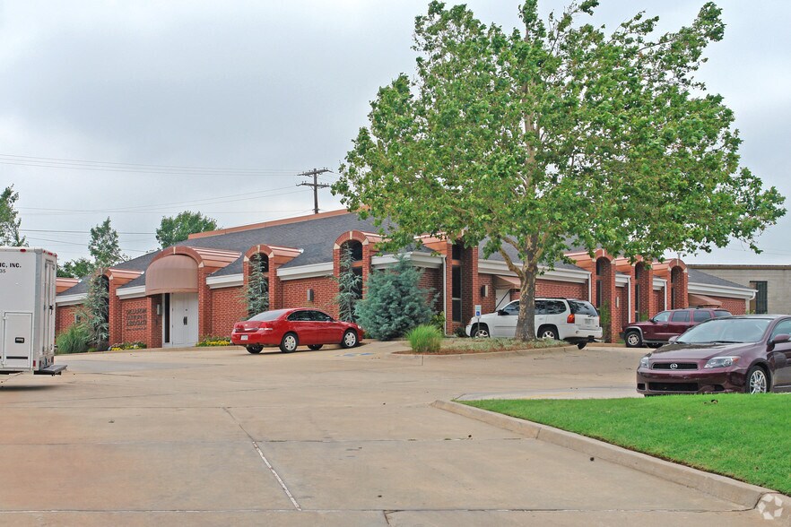 More Photos Of 4848 N Lincoln Blvd, Oklahoma City Office For Lease