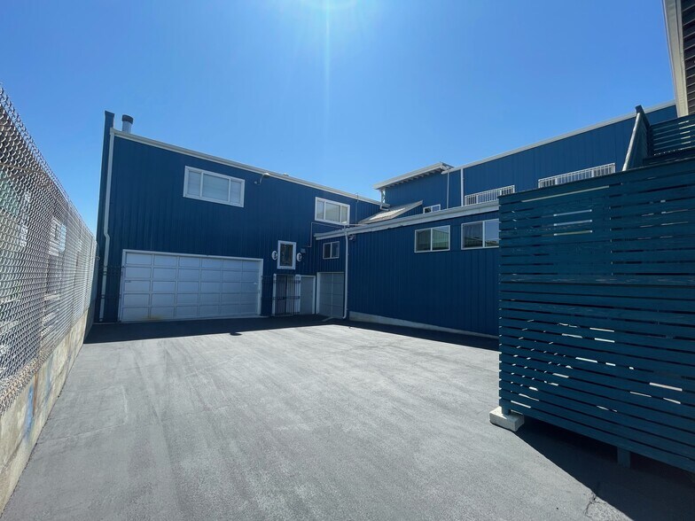 More Photos Of 1109 N 36th St, Seattle Warehouse For Lease