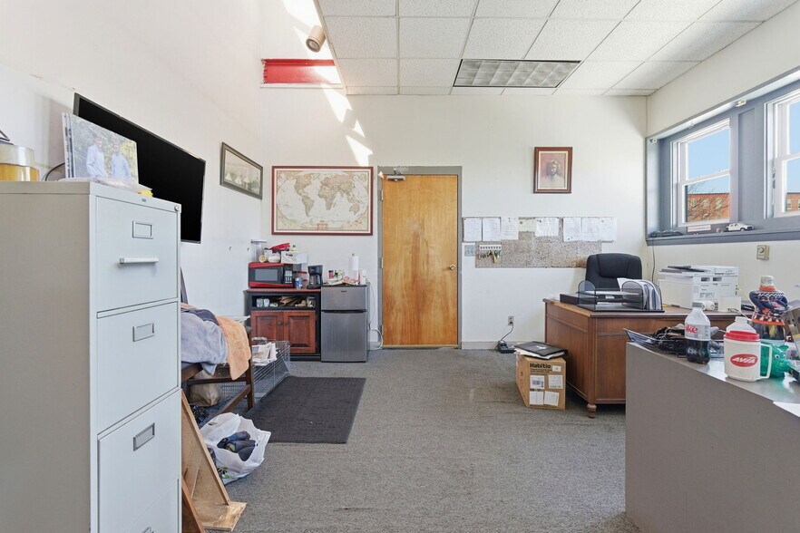 More Photos Of 47 Alley St, Lynn Industrial For Lease