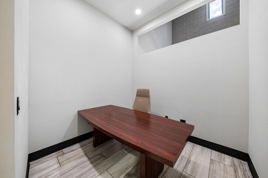 More Photos Of 3305 SW 37th Ave, Miami Office For Sale