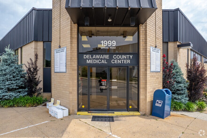 More Photos Of 1999 Sproul Rd, Broomall Medical For Lease